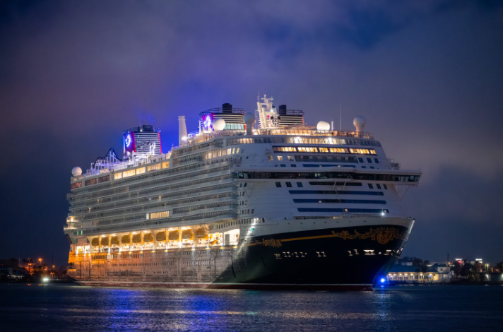 Cruise Ship